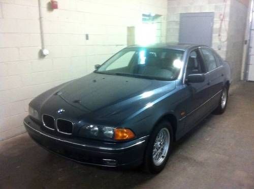 2000 bmw 528i - mint condition - super low miles - loaded - 1 owner - serviced!