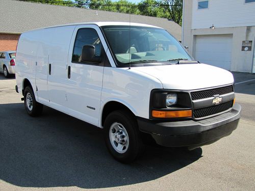 Chevrolet express g2500 cargo van!!! shelves installed!!! autocheck!!!