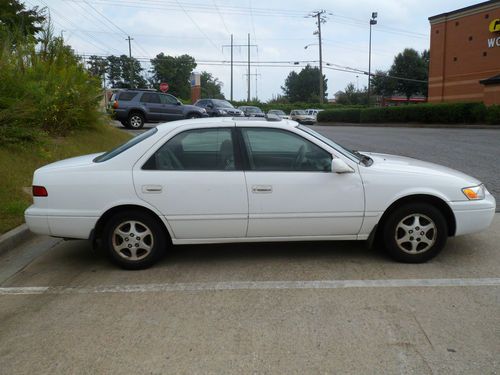 1999 toyota camry le (good engine, no brakes)