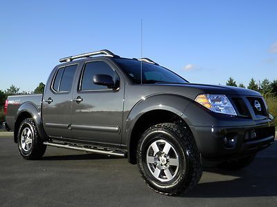 Pro-4x off-road 4.0 night armor black leather moonroof heated seats 24k 1 owner
