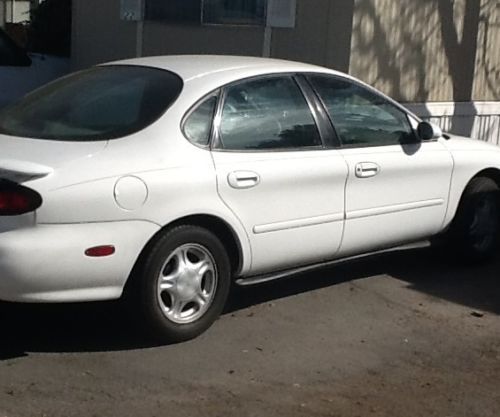 Immaculate 98 taurus se low miles financable  perfect  inside and out 24 mpg wow