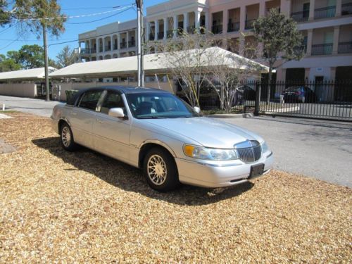 2002 lincoln town car signature sedan 4-door 4.6l