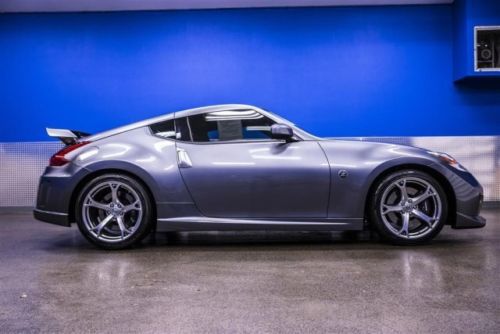 11 370z nismo  6 speed manual  3.7l low miles pust button start clean carfax