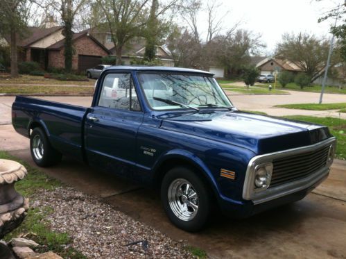 I 1971 chevy truck its blue onthe outside and blue and white on the inside