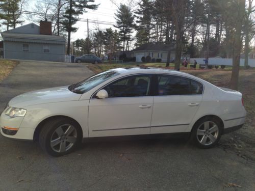 2009 volkswagen passat 4d - white, heated leather seats. great condition!