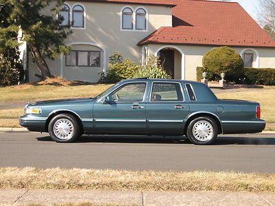 1995 lincoln town car signature certified one owner original 41k mile no reserve