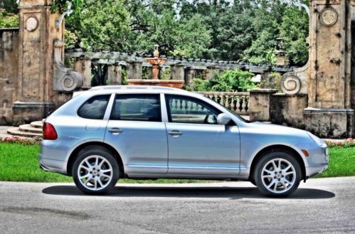 V6 one owner porsche cayenne dealer serviced clean history 2006 mint condition !