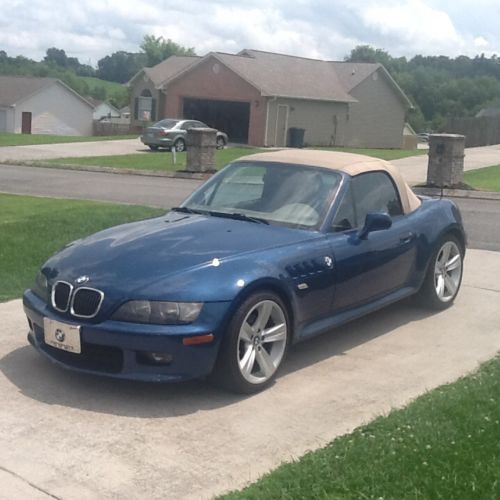 3.0i roadster cconvertible. excellent condition.