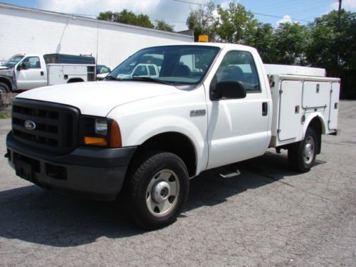 Low miles 96000 5.4 v8 gas auto fibre utility bed hard to find f250 reg cab $$$$