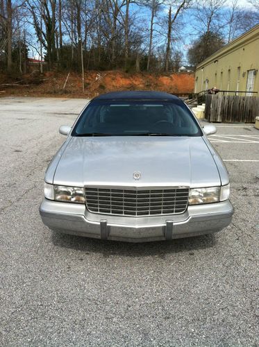 Silver 1996 cadillac fleetwood limo good condition funeral family car in service