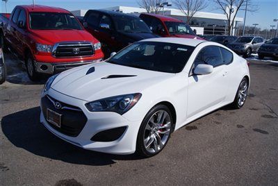Pre-owned 2013 genesis coupe 2.0t 6 spd r-spec, bluetooth, ipod, 10993 miles