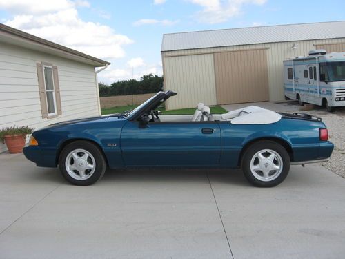 1993 ford mustang lx convertible 2-door 5.0l