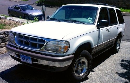 1997 ford explorer 4-door 4.0l 80k miles. very clean