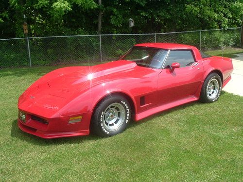 1981 red corvette