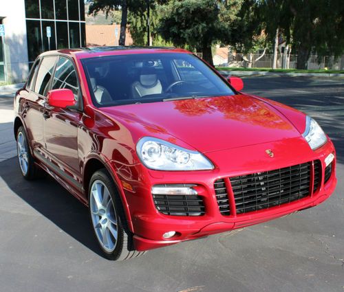 2009 one of a kind porsche cayenne gts red