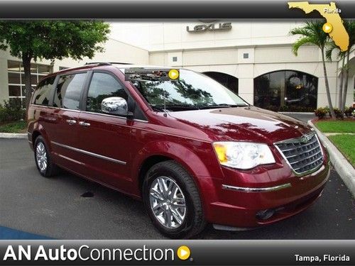Chrysler town &amp; country limited with navigation leather &amp; rear camera