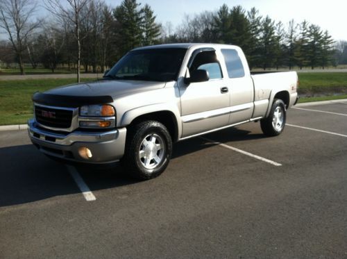 2006 gmc sierra sle crew cab 4x4, single family owned, low miles, great truck!