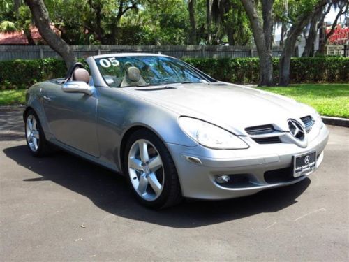 Well maintained convertible clean carfax smoke free