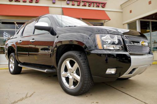 2013 chevrolet avalanche black diamond lt 4x4, only 1k miles, leather, more!