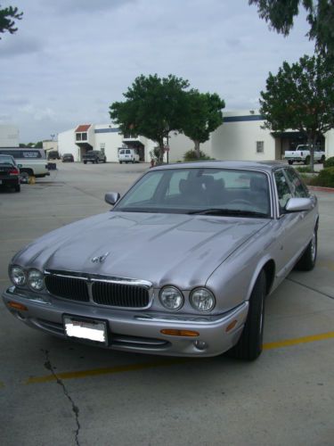 2003 jaguar xj8