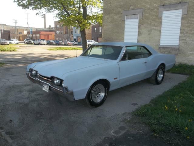 Oldsmobile 442 4-speed with numbers matching engin