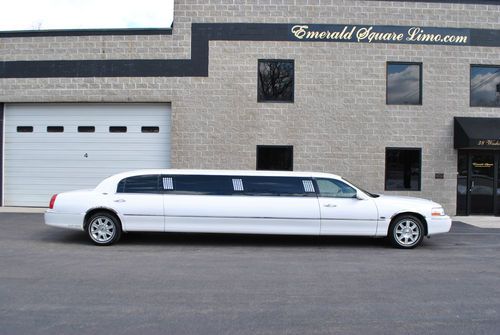 2008 lincoln town car royale limousine