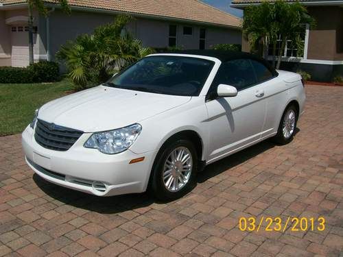 2009 chrysler sebring touring convertible 2-door 2.7l only 19k miles mint cond