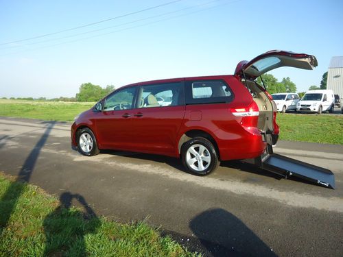 2012 toyota sienna wheelchair/handicap ramp van rear entry conversion