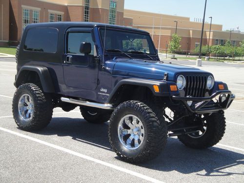 2005 jeep wrangler unlimited 6.5" lift &amp; 36" tires, only 30k miles!