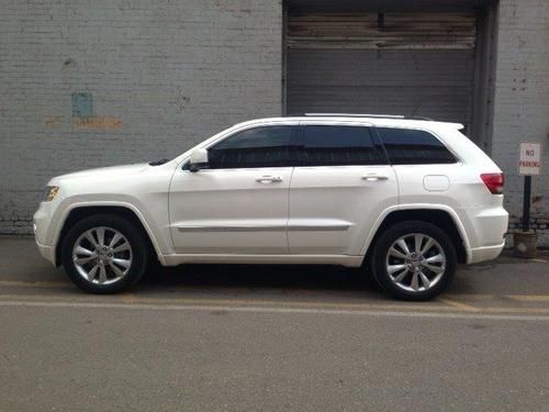 Jepp grand cherokee laredo x 4x4 loaded, white out!