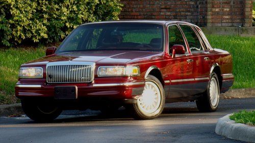 1997 lincoln town car cartier series 72,000 2 owner car a must see no reserve