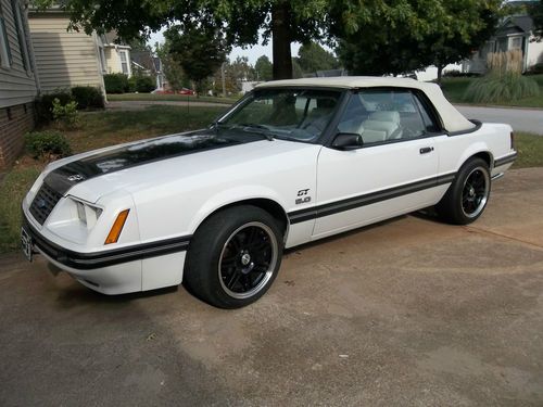 1984 ford mustang gt convertible 2-door 5.0l