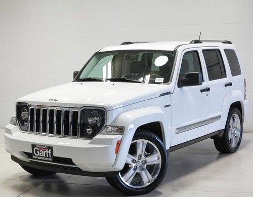 Financing available ! ltd jeep liberty 4 wheeling in style