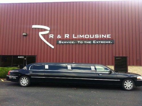 2005 lincoln town car limousine 120" stretch by royale