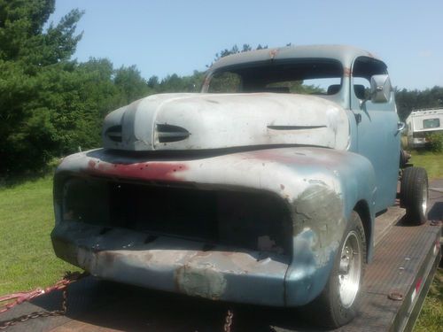 51 ford truck ,rat or restore no box 302 engie turns over needs fuel pump and ?