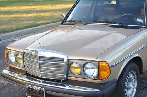 1985 mercedes benz 300 d t turbodiesel 5 cylinder one owner. excellent condition