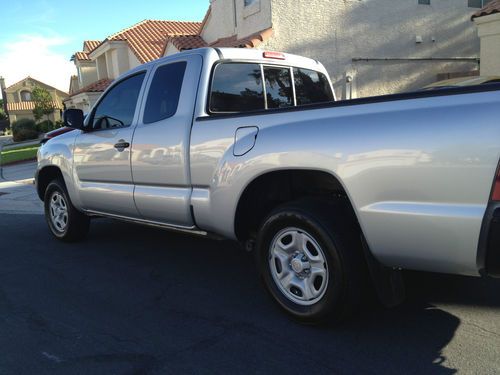 Toyota tacoma - low miles - great condition - rare 5speed - no reserve