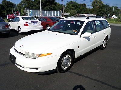 No reserve 2001 saturn lw-200 excellent condition under 129k miles 1 owner