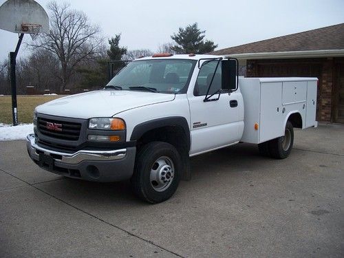 2004 gmc truck duramax diesel 3500 with service bed. 4 wheel drive.  low miles