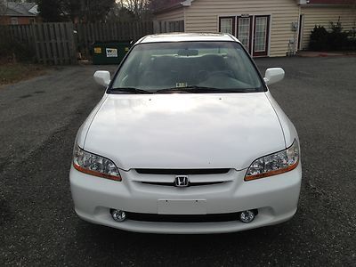 Clean carfax, fully loaded, low miles, *no reserve*