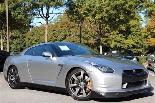 2010 nissan gt-r premium, super silver, 485hp, immaculate condition!