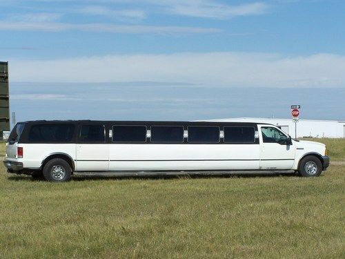2005 ford excursion 14 passenger limousine with tuxedo top