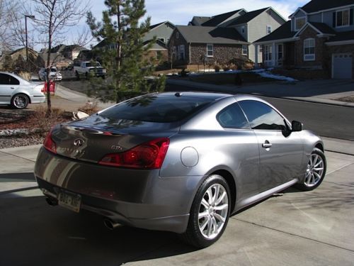 2011 infiniti g37 x awd coupe- immaculate and must see, free shipping with bin!