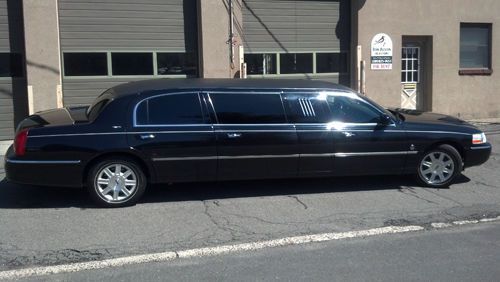 2006 lincoln town car federal coach 6 door limo