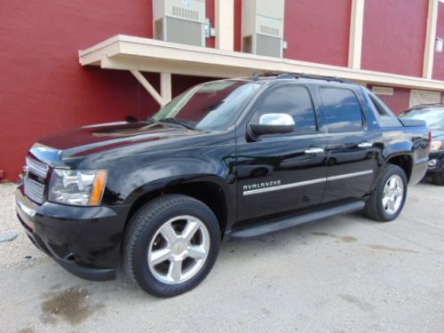 *mega deal* 2010 chevy avalanche *ltz* - sunroof - navigation - heated leather