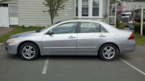 Very good condition 2006 honda accord ex ,117k with alarm remote control,starter