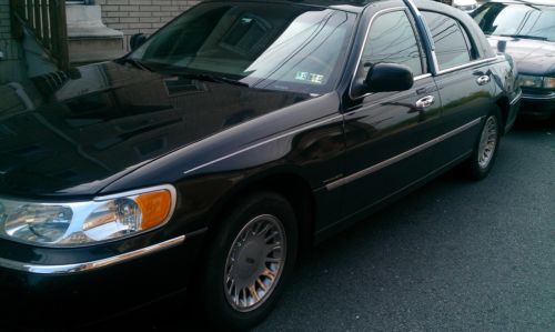 2001 lincoln town car cartier l sedan 4-door 4.6l