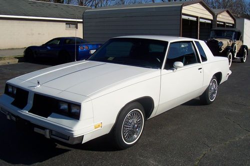 1985 oldsmobile cutlass supreme **extra clean**