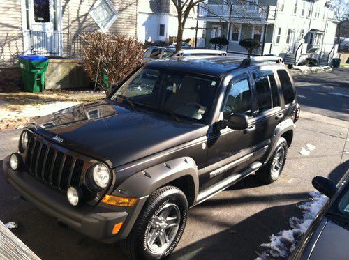 2005 jeep liberty renegade 4x4 3.7l 107k in great condtion clean title &amp; carfax!