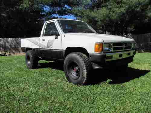 22r toyota 1987 carb #5 22r toyota 1987 carb #5